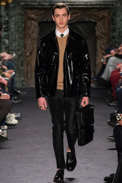 Look 29